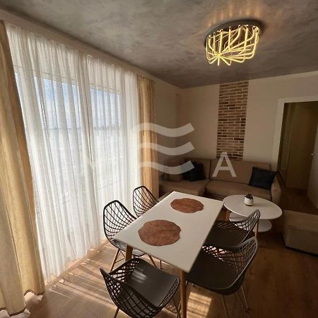 Yacht Club 573 Lejlighed Durrës Eksteriør billede
